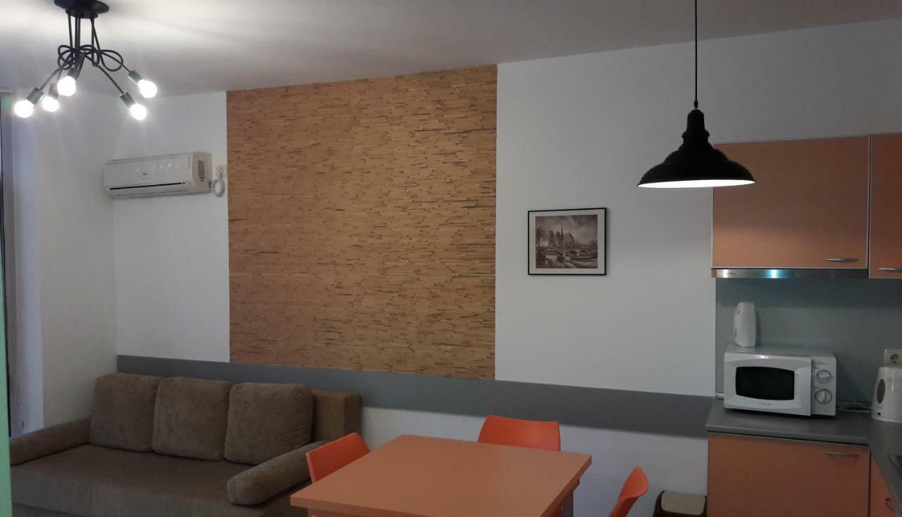 Apartments In Relax Complex Fantasy Hisarya Ngoại thất bức ảnh